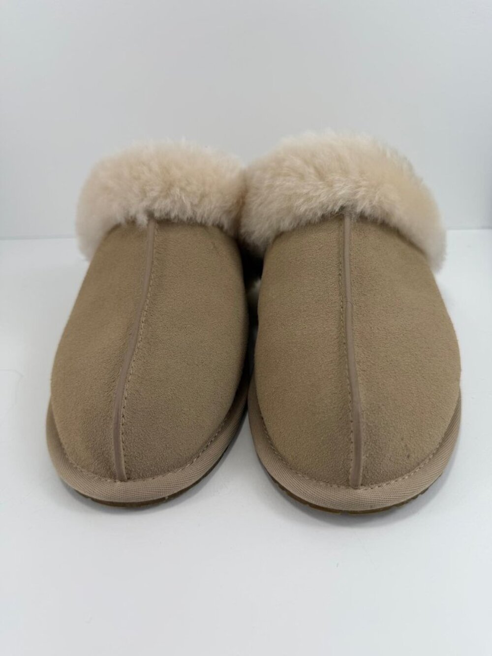UGG Women’s Tan Sheepskin Fur-Lined Scuff Slippers Size 10